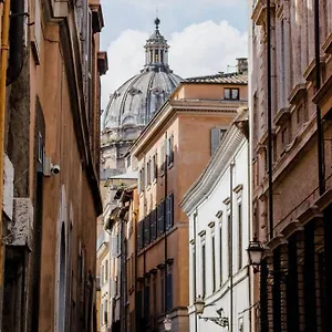 Peaceful In Piazza Venezia's Alleys Rome